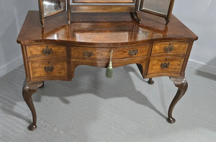 Pamono Super Serpentine Burr Walnut Dressing Table, 1920 Best