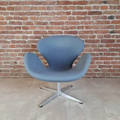 Pamono Swan Chair No. 3320 by Arne Jacobsen for Fritz Hansen, 1960s Online
