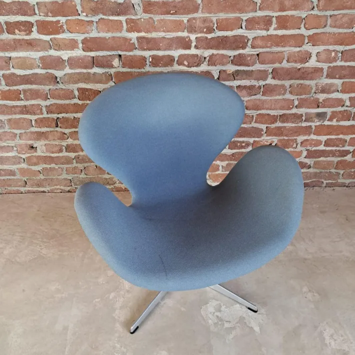 Pamono Swan Chair No. 3320 by Arne Jacobsen for Fritz Hansen, 1960s Online