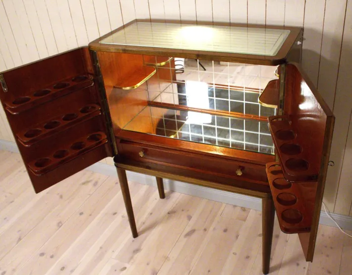 Pamono Swedish Pyramid Mahogany Bar Cabinet by Förenade Möbler Linköping, 1940s Hot