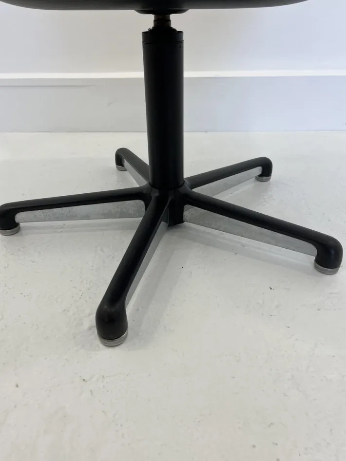 Pamono Swivel Desk Chair by Charles Pollock for Comforto, 1970s Best