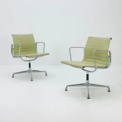 Pamono Swivel Office Armchair by Charles & Ray Eames for Herman Miller, 1970s Clearance