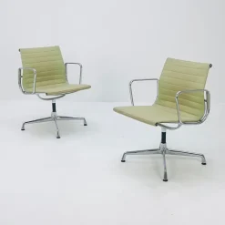 Pamono Swivel Office Armchair by Charles & Ray Eames for Herman Miller, 1970s Clearance