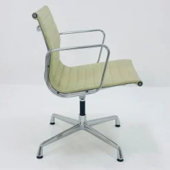 Pamono Swivel Office Armchair by Charles & Ray Eames for Herman Miller, 1970s Clearance