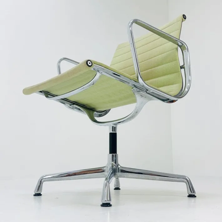 Pamono Swivel Office Armchair by Charles & Ray Eames for Herman Miller, 1970s Clearance