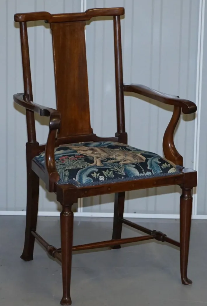 Pamono Tabard Bench & Armchairs in William Morris Upholstery by Richard Norman Shaw, Set of 3 Online