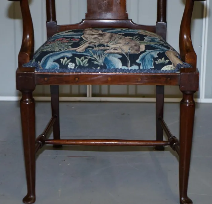 Pamono Tabard Bench & Armchairs in William Morris Upholstery by Richard Norman Shaw, Set of 3 Online