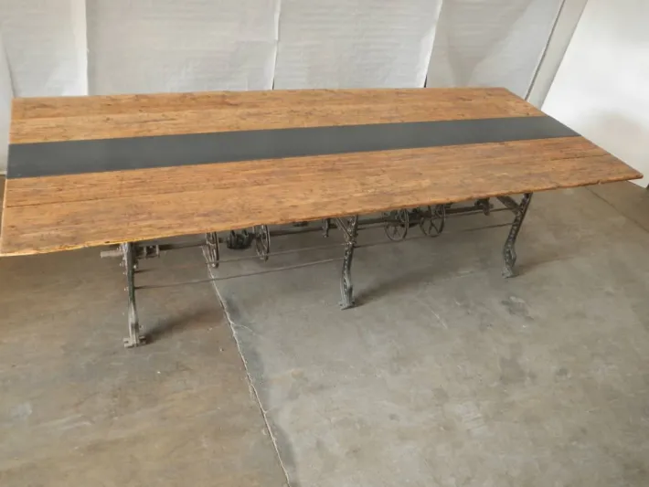 Pamono Table on Necchi Sewing Machine Base, 1920s Outlet