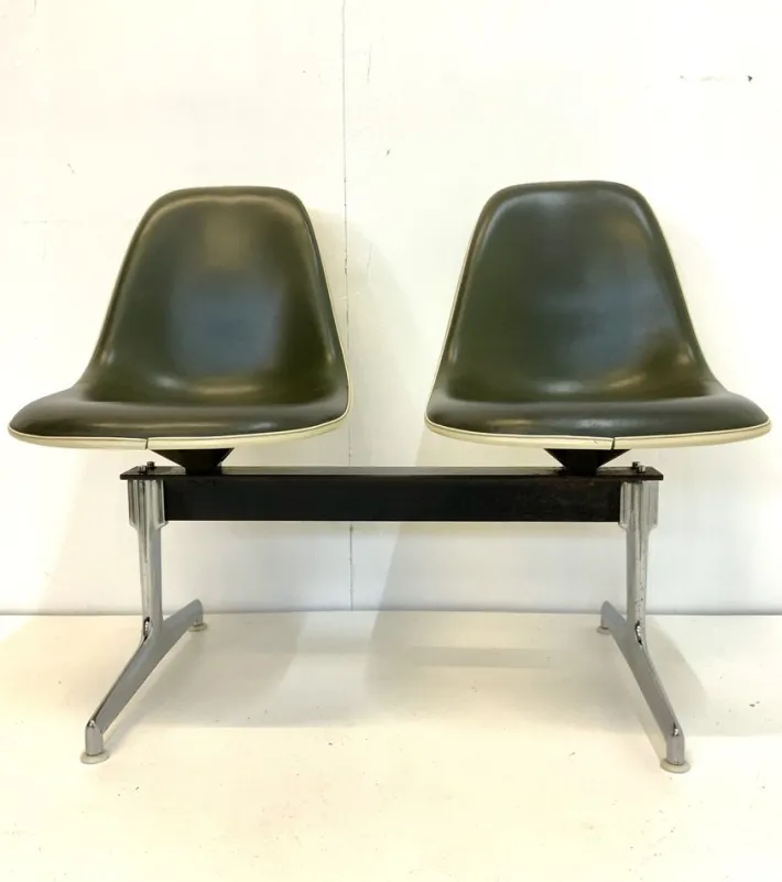 Pamono Tandem Bench in Fiberglas and Leather Seat by Charles & Ray Eames for Herman Miller, 1960s Discount