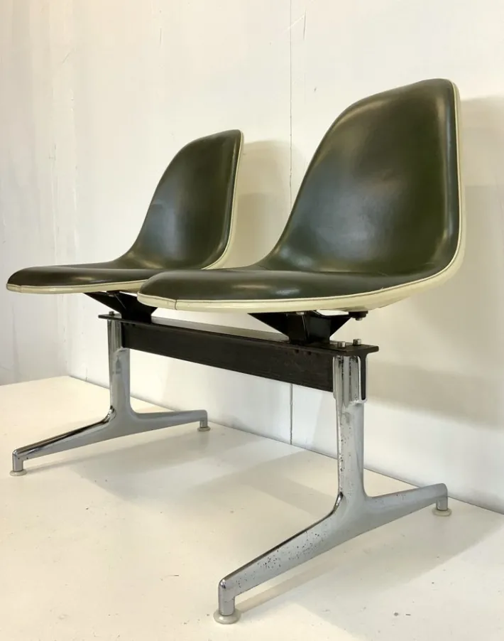 Pamono Tandem Bench in Fiberglas and Leather Seat by Charles & Ray Eames for Herman Miller, 1960s Discount