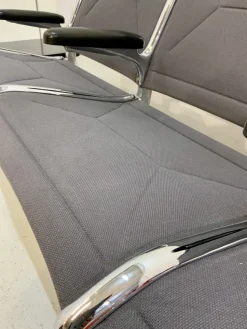 Pamono Tandem Sling Airport Seat Bench with Table by Charles & Ray Eames for Herman Miller, 1960s, USA Outlet