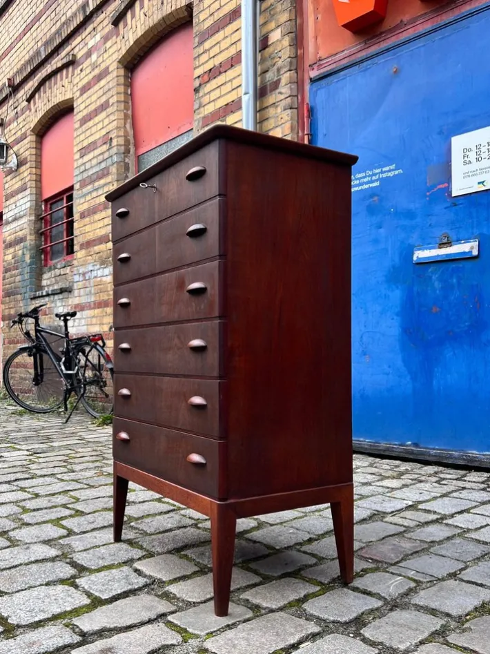 Pamono Teak Chest of Drawers with Lock, Denmark Sale