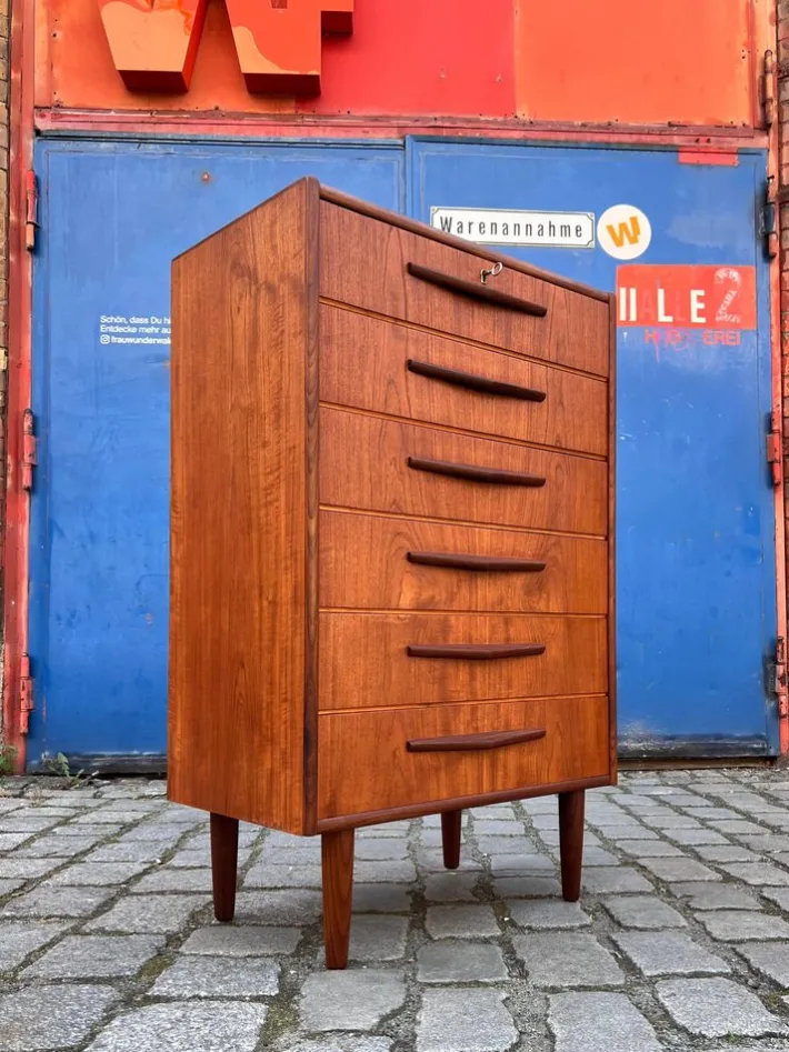 Pamono Teak Chest of Drawers with Lock, Denmark Hot