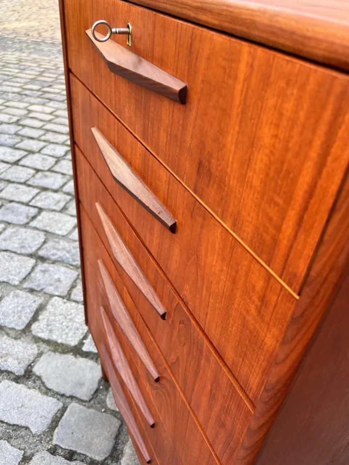 Pamono Teak Chest of Drawers with Lock, Denmark Hot