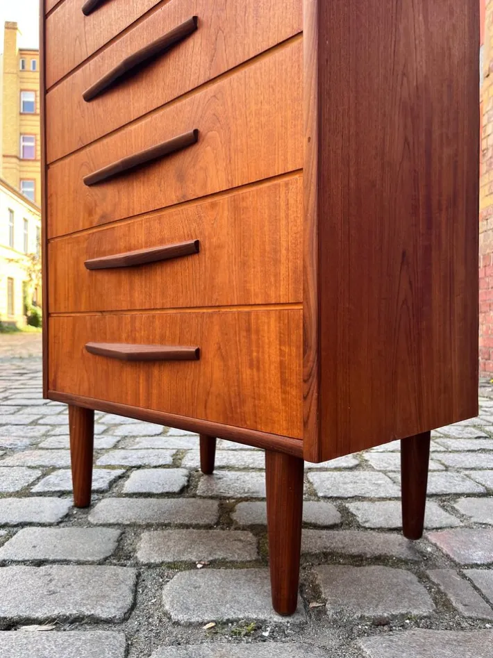 Pamono Teak Chest of Drawers with Lock, Denmark Hot