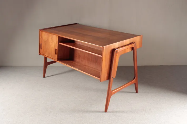 Pamono Teak Desk by Arne Wahl Iversen for O.M.F., 1960s Hot
