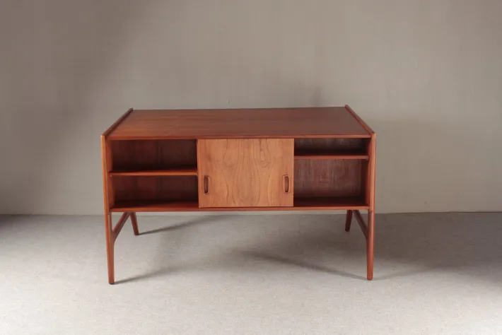 Pamono Teak Desk by Arne Wahl Iversen for O.M.F., 1960s Hot