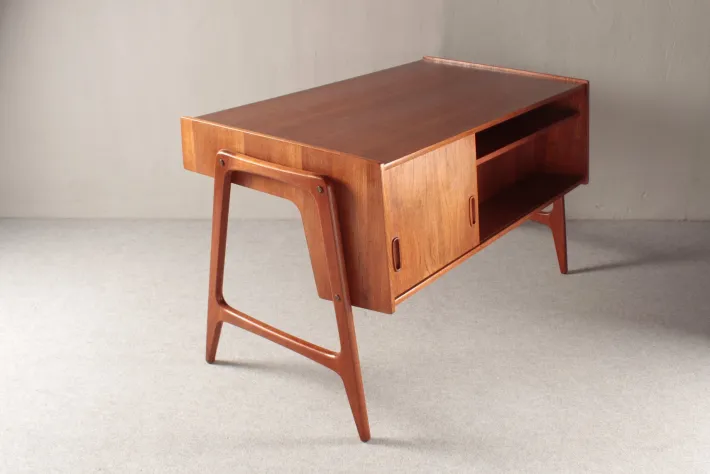 Pamono Teak Desk by Arne Wahl Iversen for O.M.F., 1960s Hot