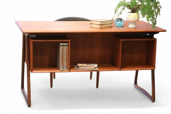 Pamono Teak Desk from Sibast Møbler, 1960s Discount