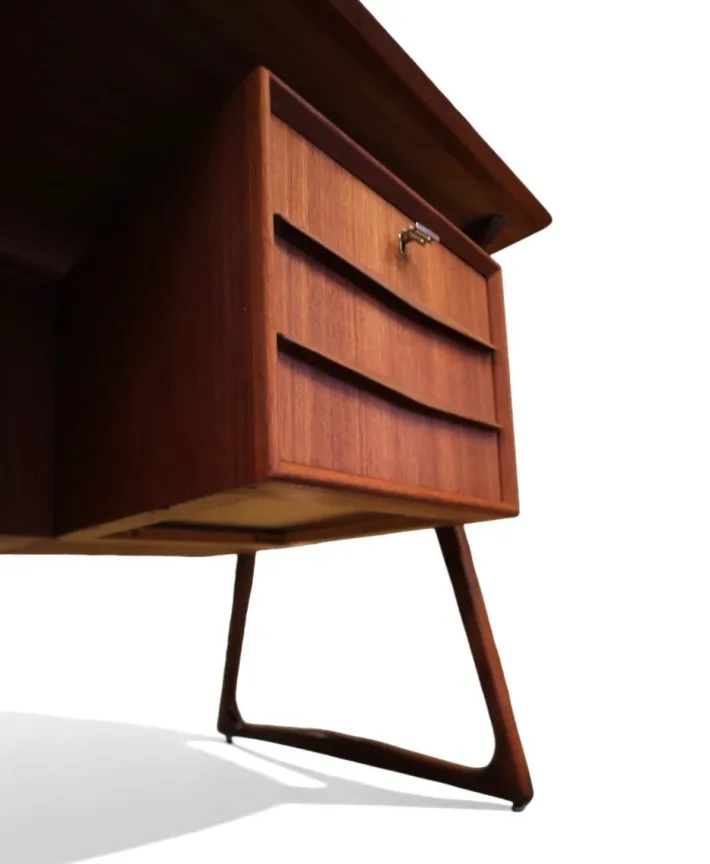 Pamono Teak Desk from Sibast Møbler, 1960s Discount