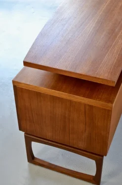 Pamono Teak Desk with Floating Top from G-Plan, 1960s Best