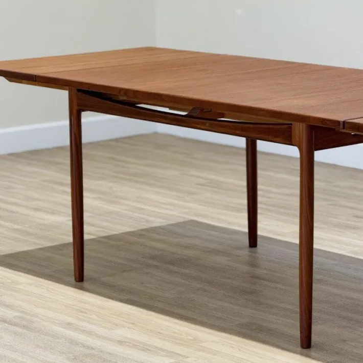 Pamono Teak Extendable Dining Table by Kofod Larsen for G-Plan, 1960s Hot
