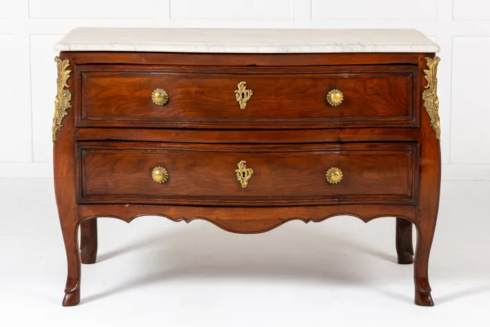 Pamono 18th Century French Cherrywood Serpentine Commode Sale