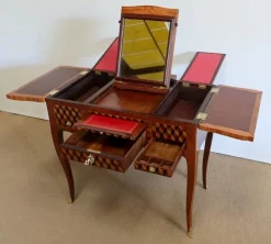 Pamono 18th Century Marquetry Dressing Table in Wood Online
