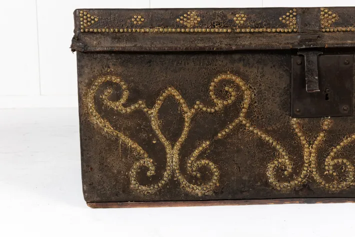 Pamono 17th Century Spanish Leather Chest