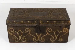 Pamono 17th Century Spanish Leather Chest