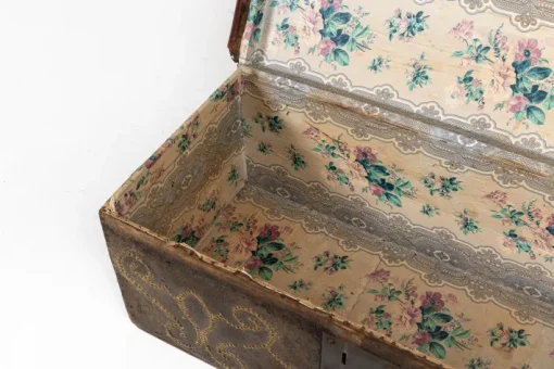 Pamono 17th Century Spanish Leather Chest