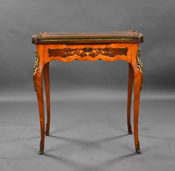 Pamono 19th Century Victorian English Walnut & Marquetry Card Table Discount