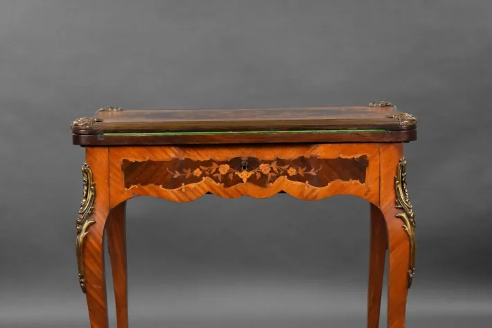 Pamono 19th Century Victorian English Walnut & Marquetry Card Table Discount
