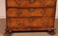Pamono 17th Century William and Mary Walnut Chest of Drawers Sale