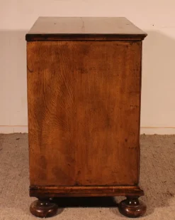 Pamono 17th Century William and Mary Walnut Chest of Drawers Sale
