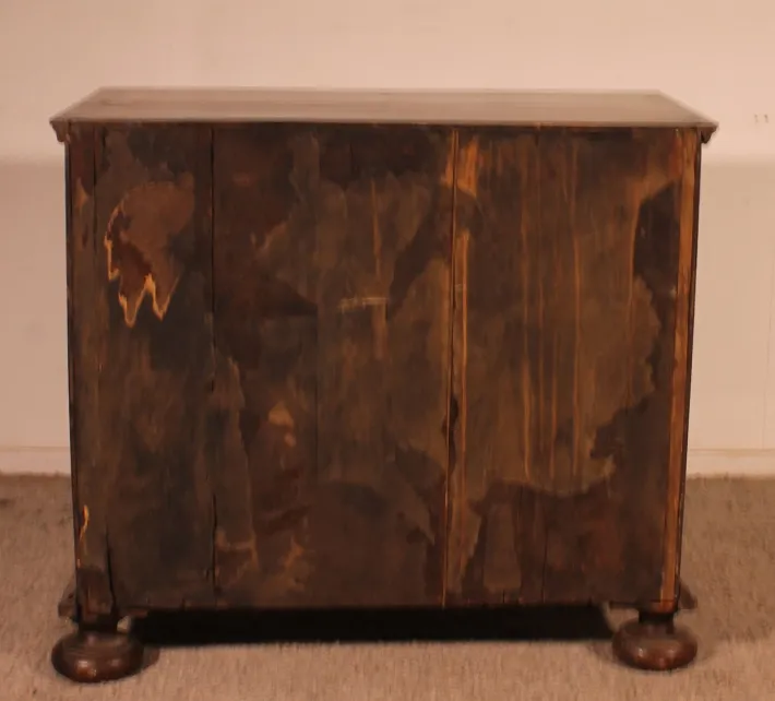 Pamono 17th Century William and Mary Walnut Chest of Drawers Sale