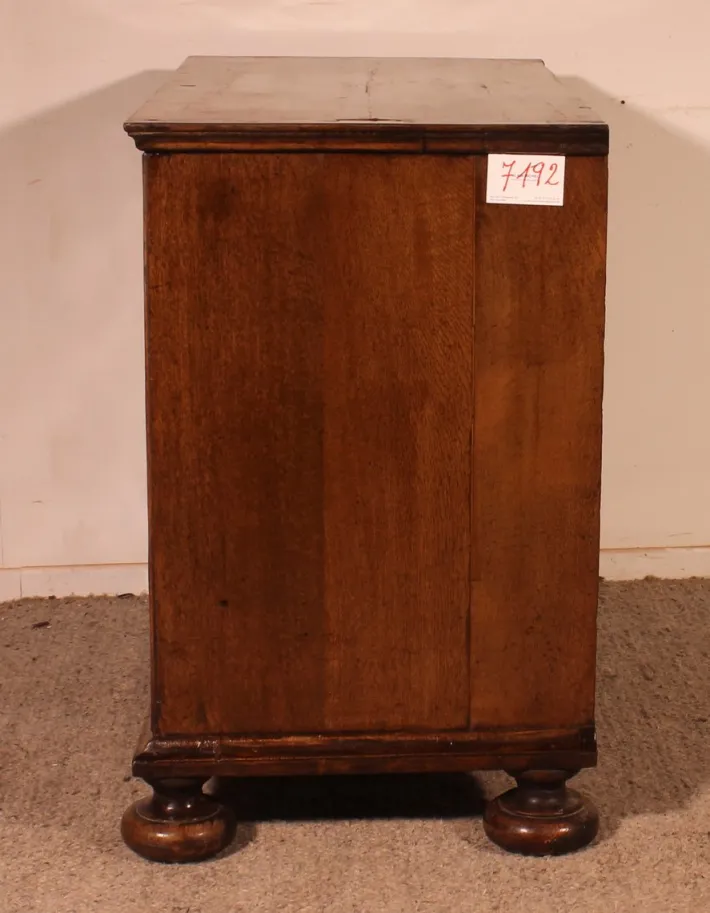 Pamono 17th Century William and Mary Walnut Chest of Drawers Sale