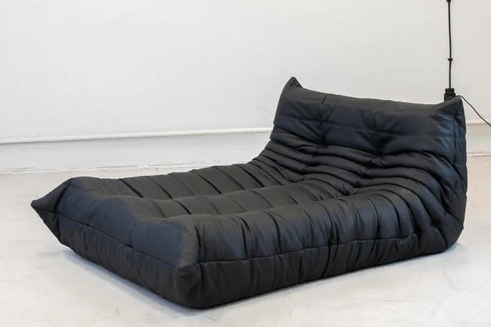 Pamono Togo Chaise Lounge in Black Leather byy Michel Ducaroy for Ligne Roset, 1974 Sale