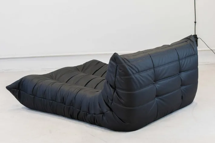 Pamono Togo Chaise Lounge in Black Leather byy Michel Ducaroy for Ligne Roset, 1974 Sale