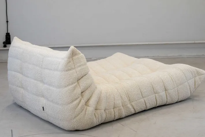 Pamono Togo Chaise Lounge in Bouclette White Fabric attributed to Michel Ducaroy for Ligne Roset, 1974 Sale