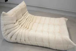 Pamono Togo Chaise Lounge in Bouclette White Fabric attributed to Michel Ducaroy for Ligne Roset, 1974 Sale