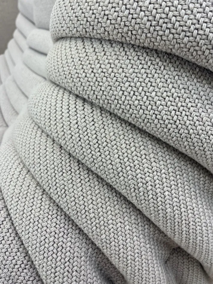 Pamono Togo Chaise Lounge in Grey Fabric by Michel Ducaroy for Ligne Roset Discount