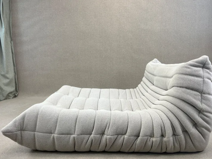 Pamono Togo Chaise Lounge in Grey Fabric by Michel Ducaroy for Ligne Roset Discount