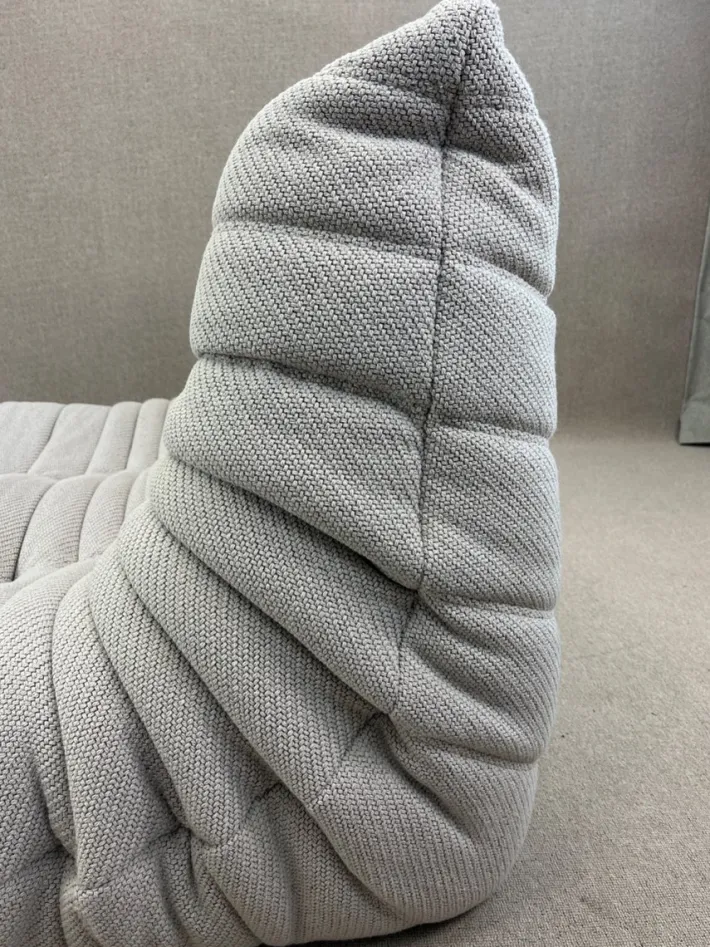 Pamono Togo Chaise Lounge in Grey Fabric by Michel Ducaroy for Ligne Roset Discount