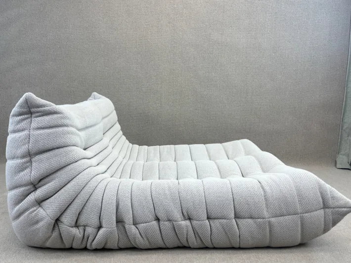 Pamono Togo Chaise Lounge in Grey Fabric by Michel Ducaroy for Ligne Roset Discount