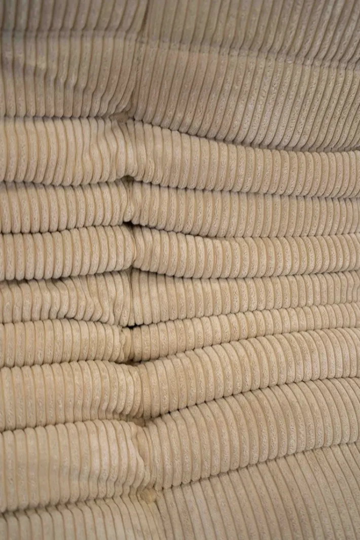 Pamono Togo Chaise Lounge in White Curduroy Fabric attributed to Michel Ducaroy for Ligne Roset, 1974 Clearance