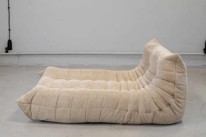 Pamono Togo Chaise Lounge in White Curduroy Fabric attributed to Michel Ducaroy for Ligne Roset, 1974 Clearance