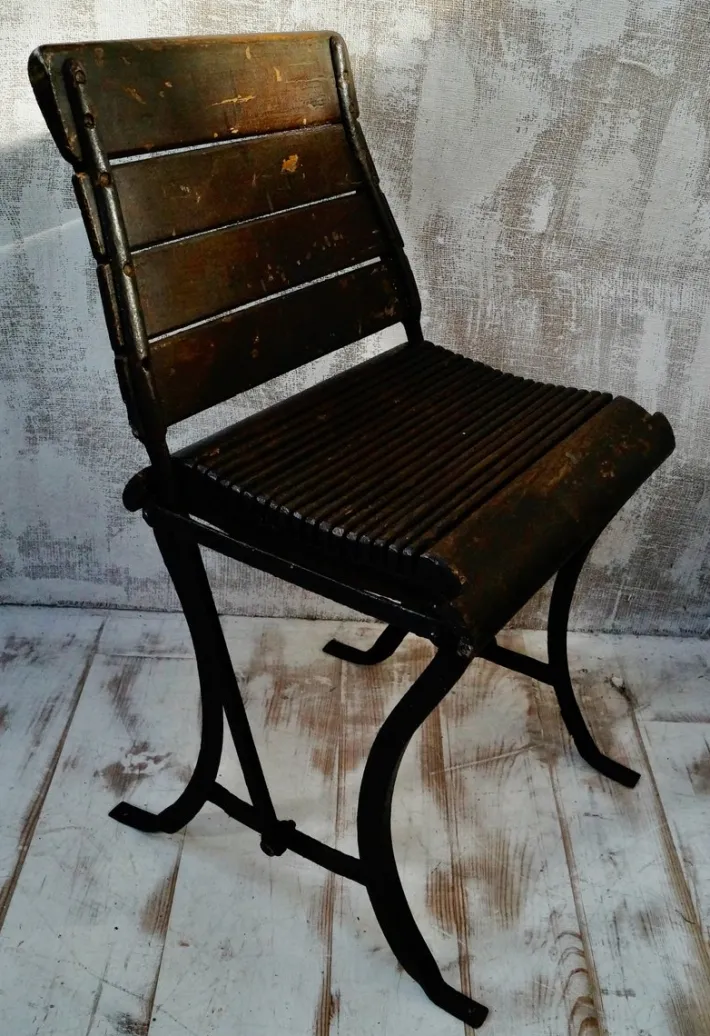 Pamono Tram Seat Clearance