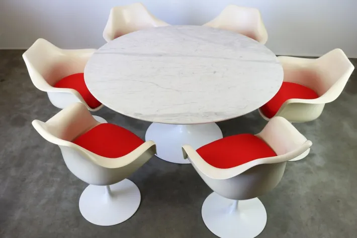 Pamono Tulip Dining Table and Chairs by Eero Saarinen for Knoll, 1960s, Set of 7 Clearance