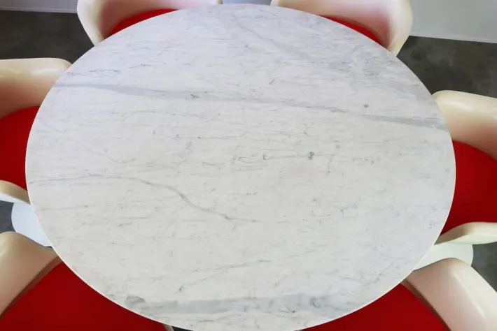 Pamono Tulip Dining Table and Chairs by Eero Saarinen for Knoll, 1960s, Set of 7 Clearance